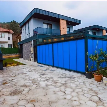 Zuemruet Villalari Villa *